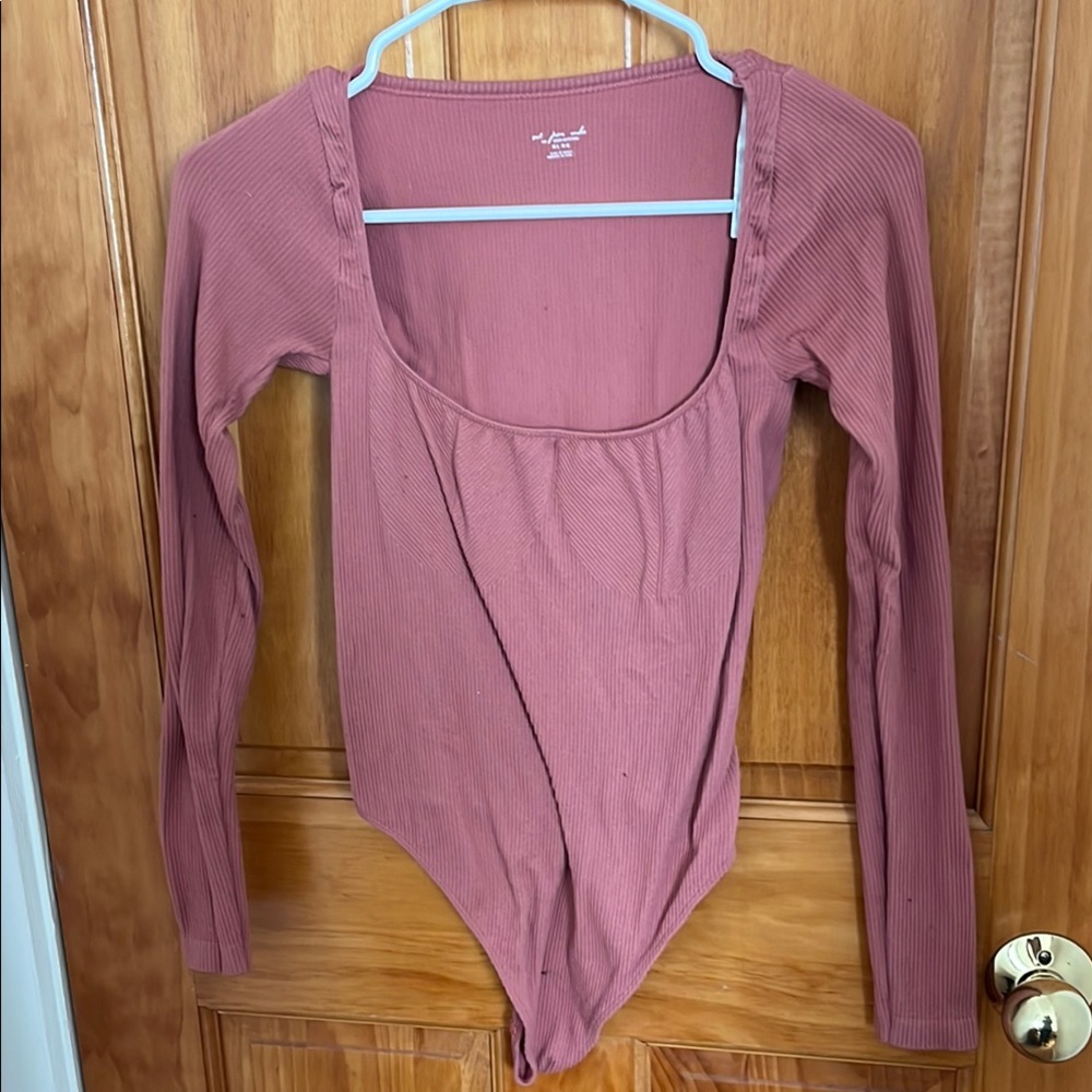 Ribbed Long Sleeve Bodysuit in Mauve